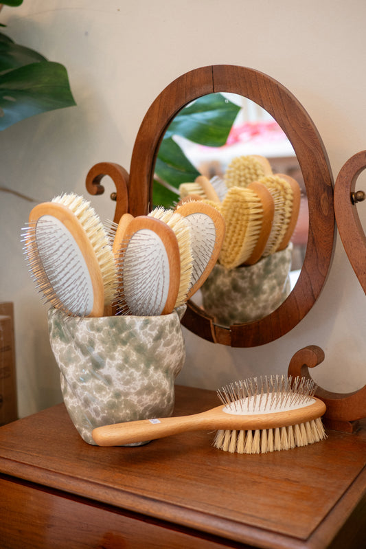 Brush for medium to long hair